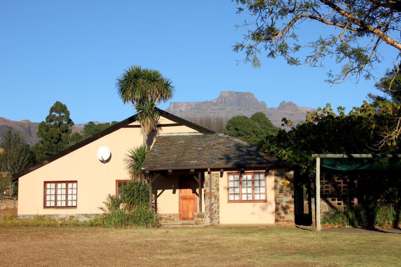 Wits End Mountain Resort Champagne Valley Exterior photo