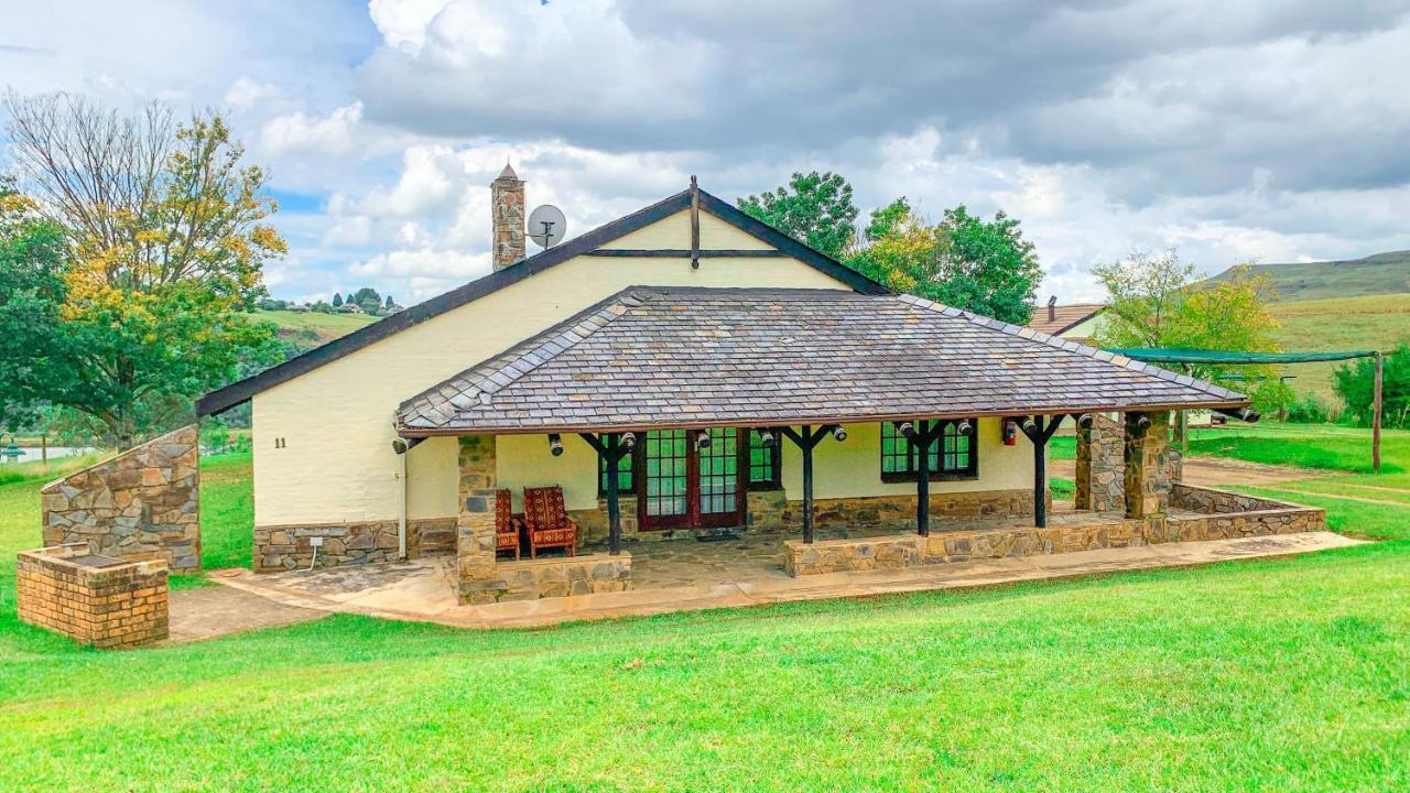 Wits End Mountain Resort Champagne Valley Exterior photo