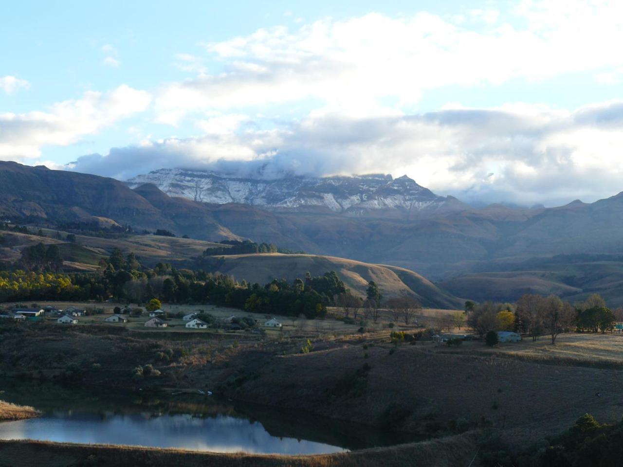 Wits End Mountain Resort Champagne Valley Exterior photo